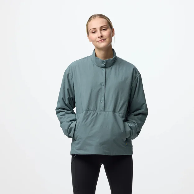 Fjällräven HC Insulated Pullover W Women’s Outdoor jackets Model Model front 120085