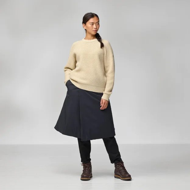 Fjällräven HC Insulated Skirt W Women’s Insulated trousers Model Angle I 94861