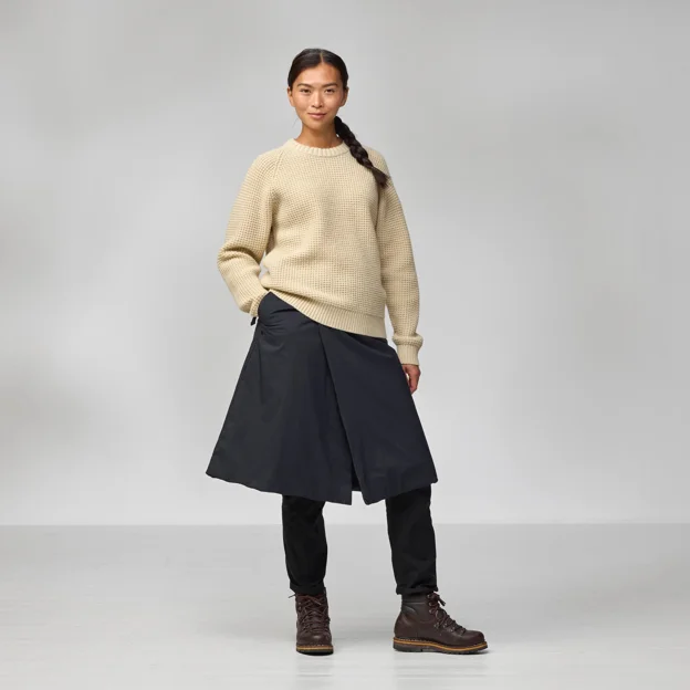 Fjällräven HC Insulated Skirt W Women’s Insulated trousers Model Angle J 94856