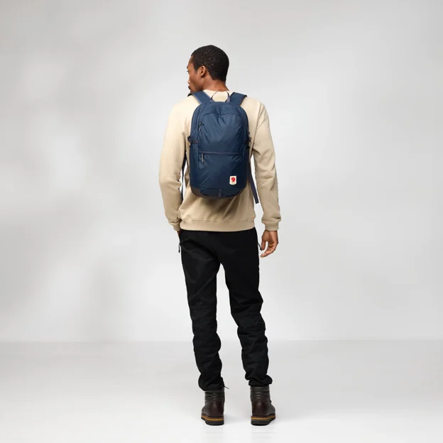Fjällräven High Coast Backpack 24 Unisex Outlet Model Angle L 94486