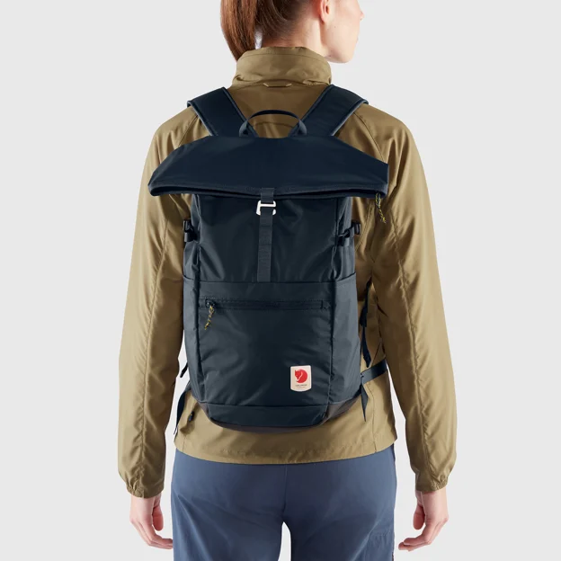 Fjällräven High Coast Foldsack 24 Unisex Outlet Model Model front 27737