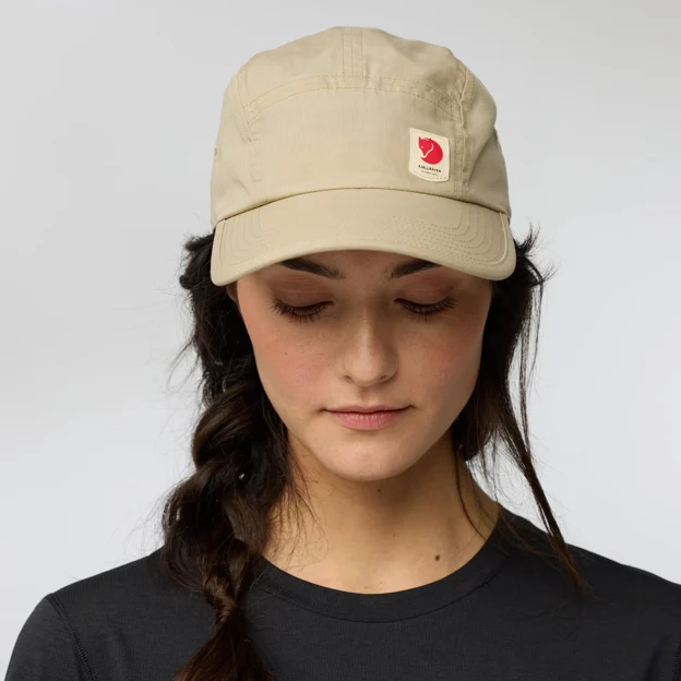 Fjällräven High Coast Lite Cap Unisex Caps, hats & beanies Model Model front 92977