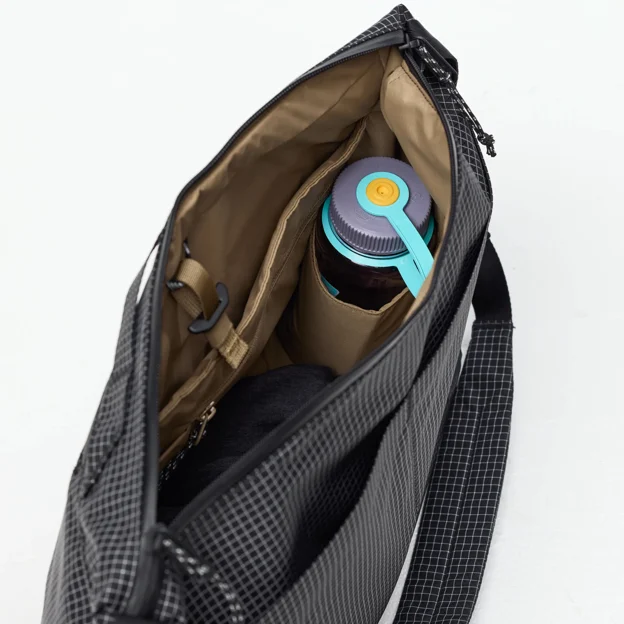Fjällräven High Coast Pro Shoulder Bag Unisex Daypacks Model Angle H 105211