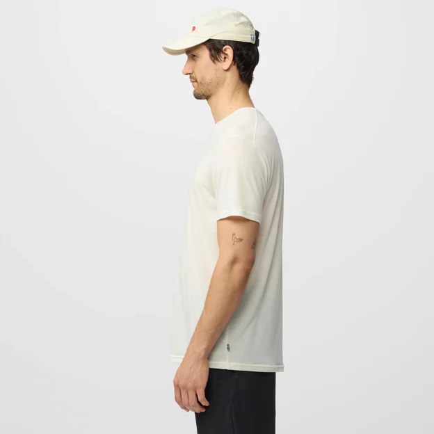 Fjällräven High Coast SS M Men’s T-shirts & tank tops Model Model side 101142