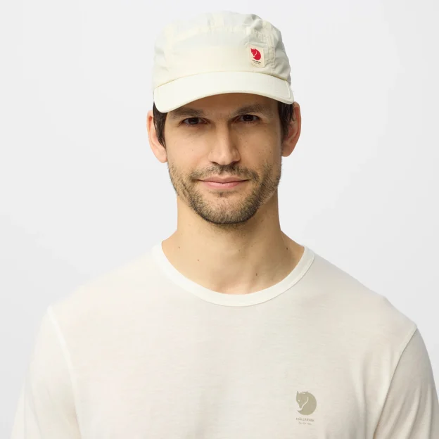 Fjällräven High Coast SS M Men’s T-shirts & tank tops Model Angle G 101147