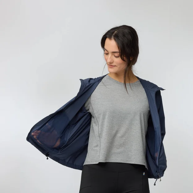 Fjällräven High Coast Short Wind Hoodie W Women’s Wind jackets Model Angle K 92978