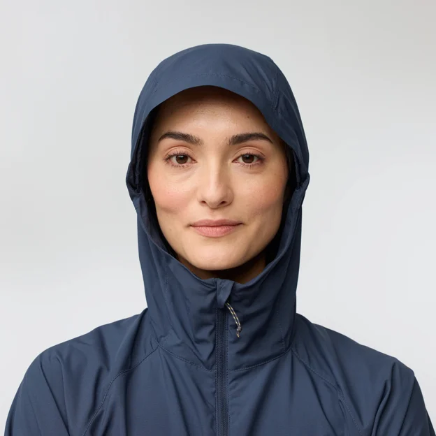 Fjällräven High Coast Short Wind Hoodie W Women’s Wind jackets Model Angle G 93012