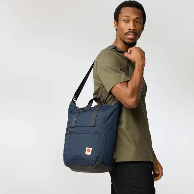 Fjällräven High Coast Totepack Unisex Outlet Model Model front 92981