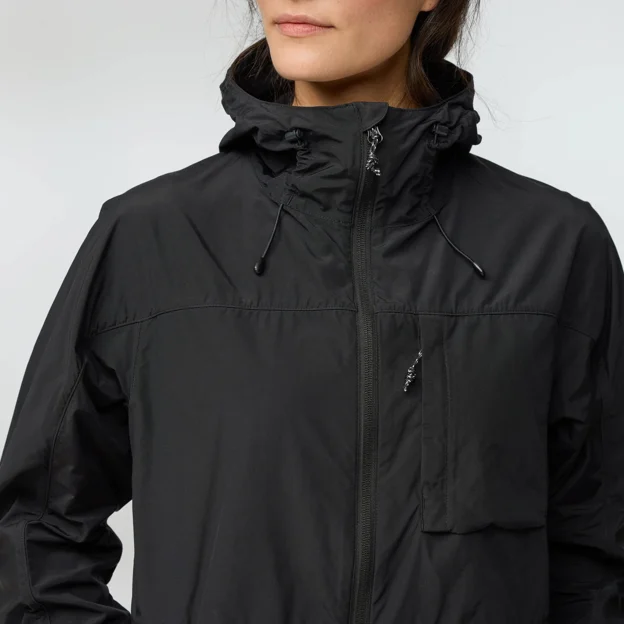 Fjällräven High Coast Wind Jacket W Women’s Wind jackets Model Angle H 92889