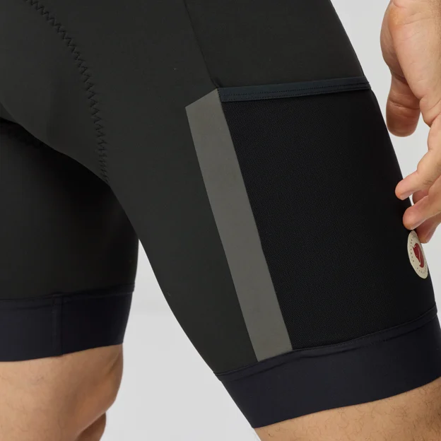 Fjällräven Hoja Bib Shorts M Men’s Shorts & skirts Model Angle K 100537
