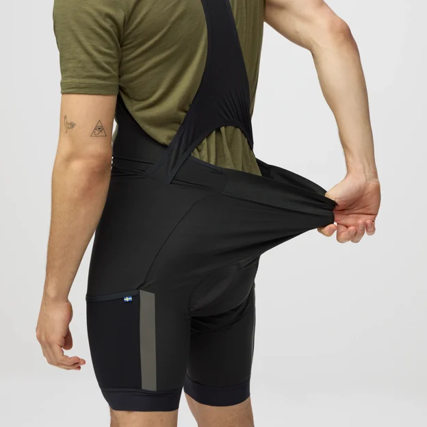 Fjällräven Hoja Bib Shorts M Men’s Shorts & skirts Model Angle N 100502