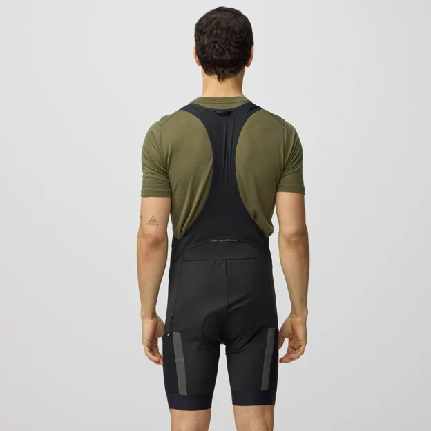 Fjällräven Hoja Bib Shorts M Men’s Shorts & skirts Model Angle G 100491