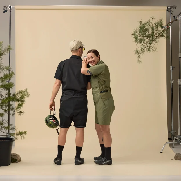 Fjällräven Hoja Field Suit W Women’s Outdoor trousers Model Model side 90141
