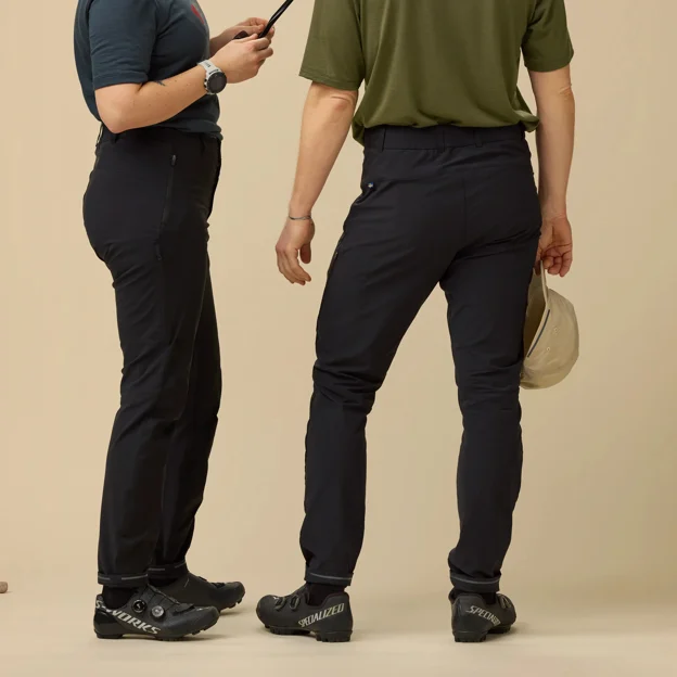 Fjällräven Hoja Hybrid Trousers M Men’s Outdoor trousers Model Model back 93197