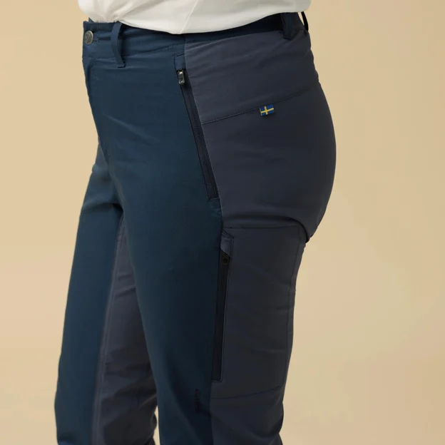 Fjällräven Hoja Hybrid Trousers W Women’s Outdoor trousers Model Angle G 90100