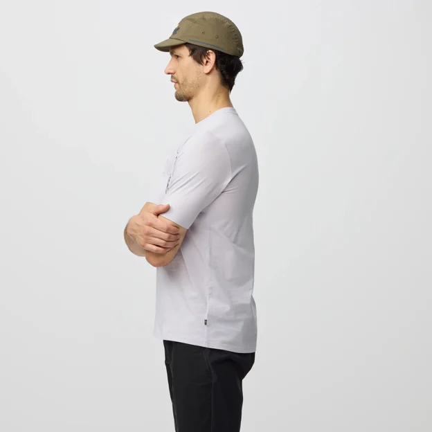 Fjällräven Hoja Iväg T-shirt M Men’s T-shirts & tank tops Model Model side 100568
