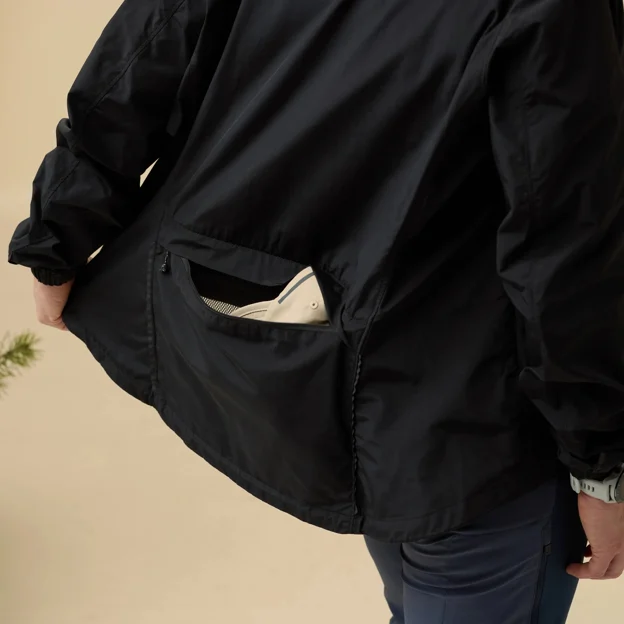 Fjällräven Hoja Rider's Wind Jacket W Women’s Wind jackets Model Angle J 90134