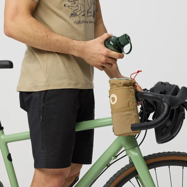 Fjällräven Hoja Snack Bag Large Unisex Backpack & bag accessories Model Model front 100539