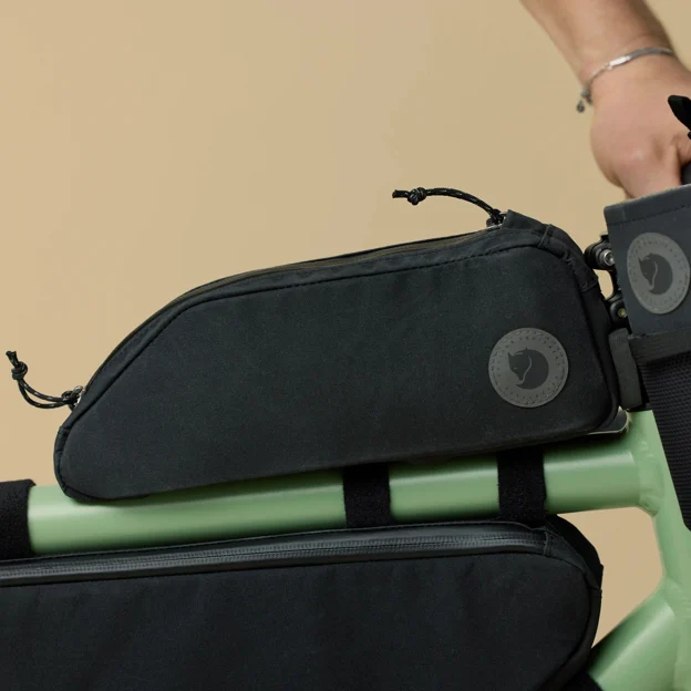 Fjällräven Hoja Top Tube Bag Unisex Backpack & bag accessories Model Model front 90069