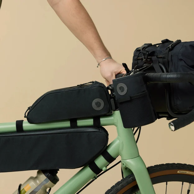 Fjällräven Hoja Top Tube Bag Unisex Backpack & bag accessories Model Angle F 90018
