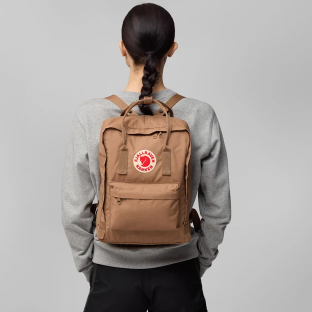 Fjällräven Kånken Unisex Outlet Model Model front 82392