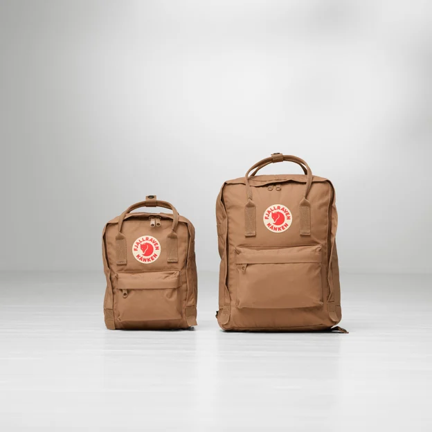 Fjällräven Kånken Unisex Outlet Model Angle F 82388