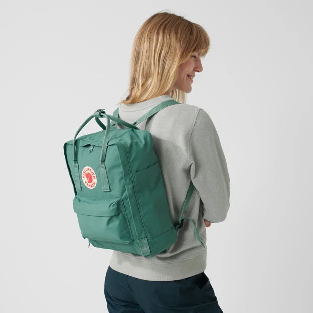 Fjällräven Kånken Unisex Outlet Model Angle H 82716