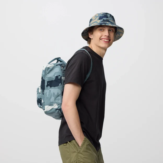 Fjällräven Kånken Graphics Unisex Daypacks Model Angle H 100506