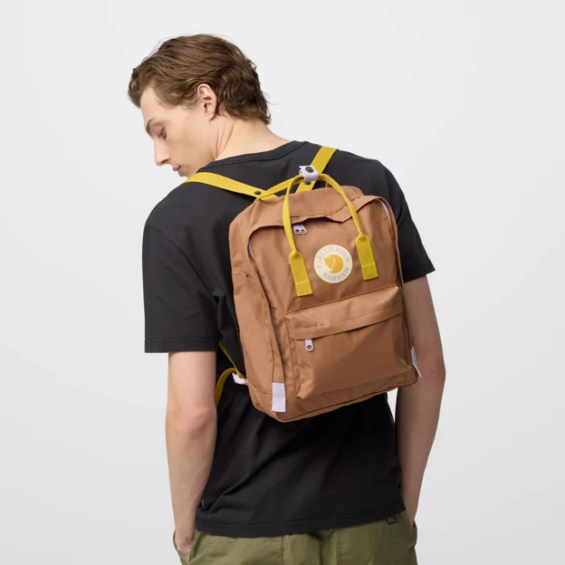 Fjällräven Kånken Koncept Unisex Daypacks Model Model front 100530