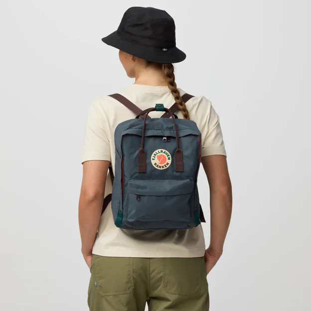 Fjällräven Kånken Koncept Unisex Daypacks Model Model front 100557
