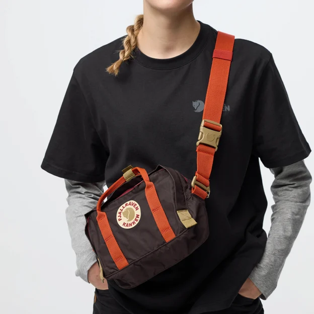 Fjällräven Kånken Koncept Crossbody Unisex Wallets & small bags Model Angle F 120122