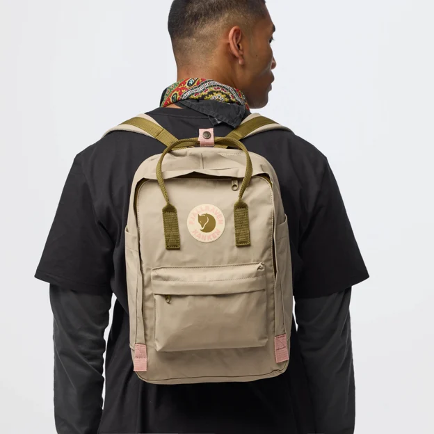 Fjällräven Kånken Koncept Laptop 15 Unisex Daypacks Model Model front 120077