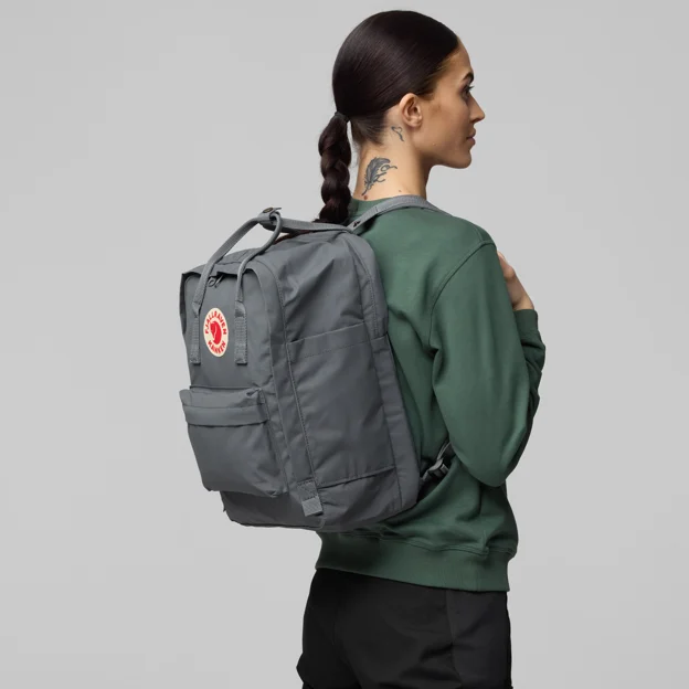 Fjällräven Kånken Laptop 15 Unisex Daypacks Model Model front 82362