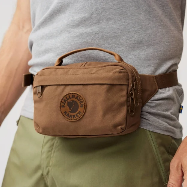 Fjällräven Kånken No. 2 Hip Pack Unisex Wallets & small bags Model Model back 80125