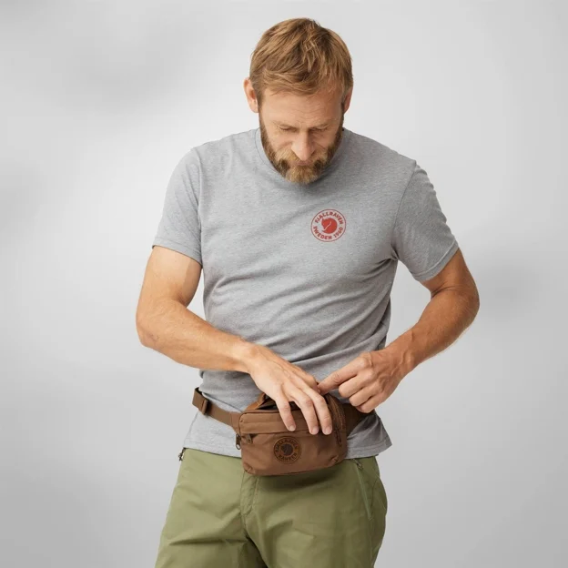 Fjällräven Kånken No. 2 Hip Pack Unisex Wallets & small bags Model Model side 80123