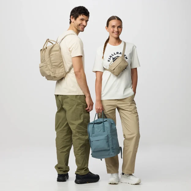 Fjällräven Kånken No. 2 Hip Pack Unisex Wallets & small bags Model Angle G 100452