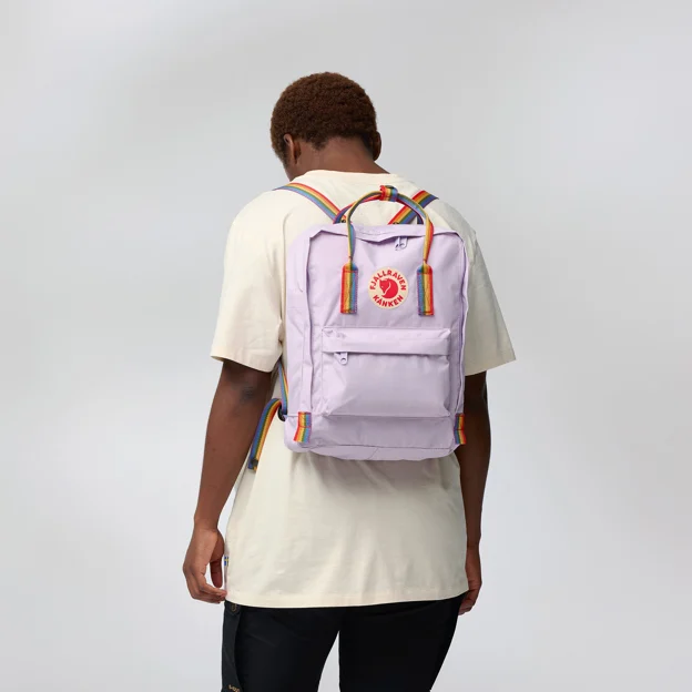 Fjällräven Kånken Rainbow Unisex Outlet Model Model side 85617
