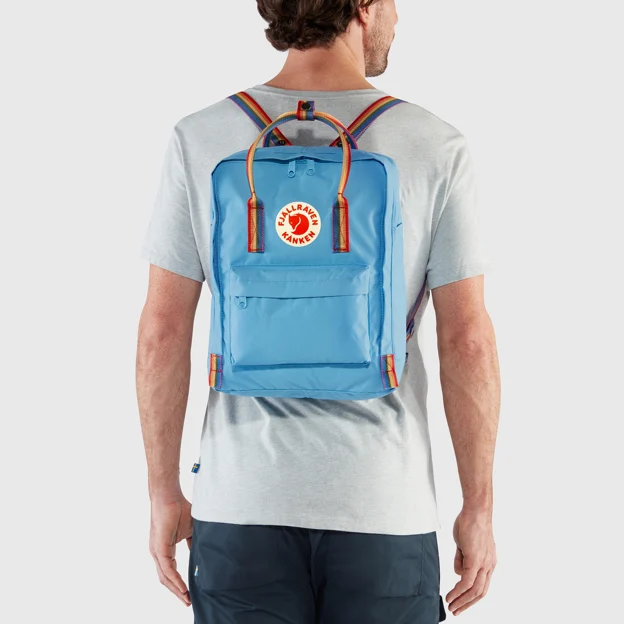 Fjällräven Kånken Rainbow Unisex Outlet Model Model front 43832