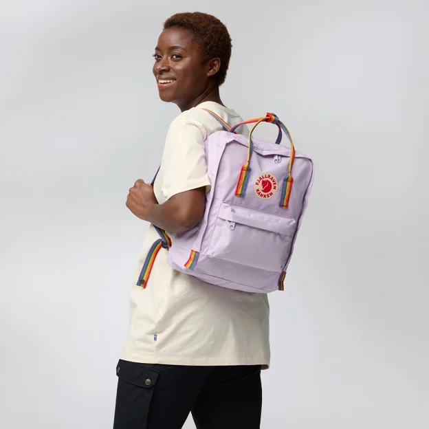 Fjällräven Kånken Rainbow Unisex Outlet Model Model front 85615