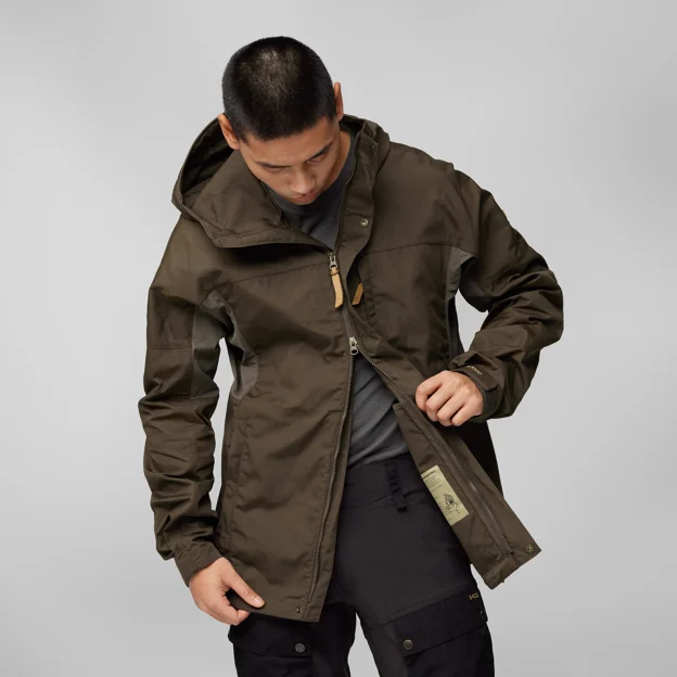 Fjällräven Kaipak Jacket M Men’s Outlet Model Angle L 82585