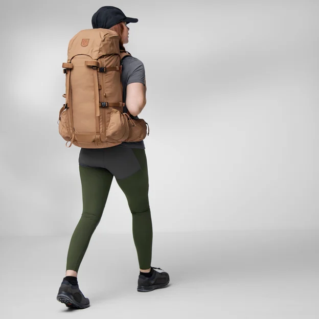 Fjällräven Kajka 35 M/L Unisex Trekking backpacks Model Model back 66697