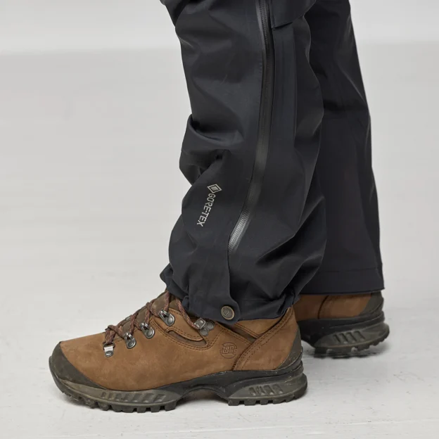 Fjällräven Keb GTX Trousers W Women’s Shell trousers Model Angle M 121612