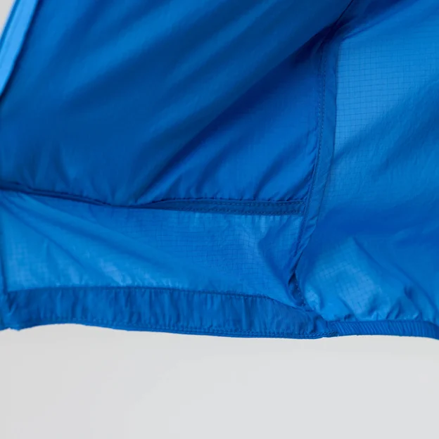 Fjällräven Keb Lätt Wind Jacket M Men’s Wind jackets Model Angle J 100565