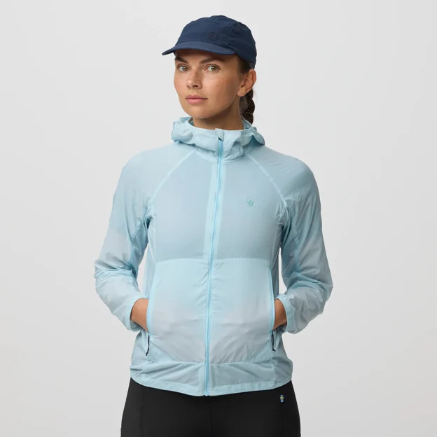 Fjällräven Keb Lätt Wind Jacket W Women’s Wind jackets Model Angle F 100438