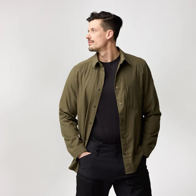 Fjällräven Keb Trekking Shirt LS M Men’s Shirts Model Angle P 85714