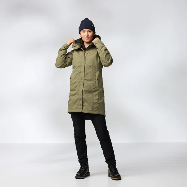 Fjällräven Kiruna Padded Parka W Women’s Outdoor jackets Model Angle F 86278