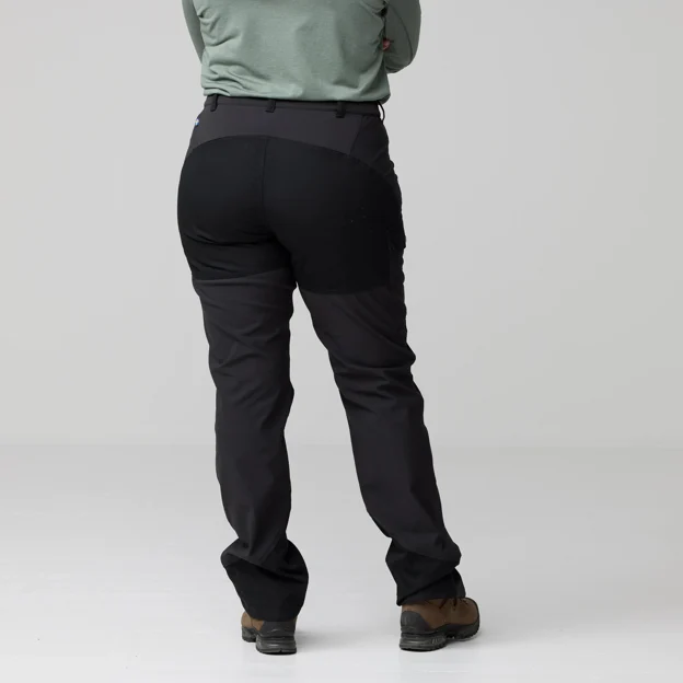 Fjällräven Nikka Trousers Curved W Women’s Trekking trousers Model Model back 93350