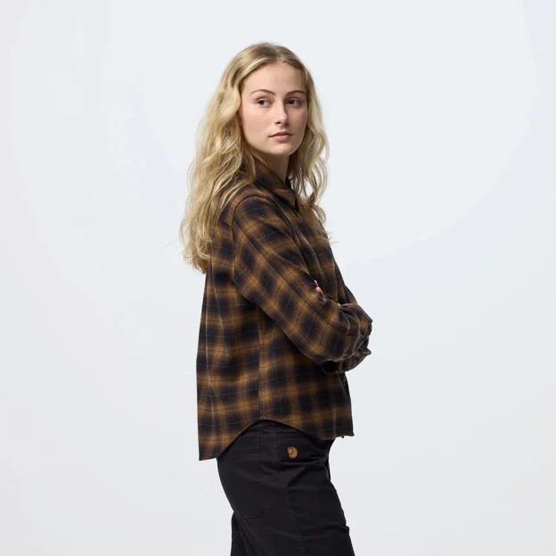 Fjällräven Övik Boxy Flannel Shirt W Women’s Shirts Model Model side 120349