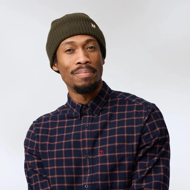 Fjällräven Övik Flannel Shirt M Men’s Shirts Model Angle F 92990