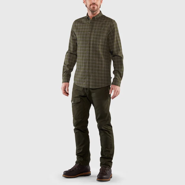 Fjällräven Övik Flannel Shirt M Men’s Shirts Model Model front 24172